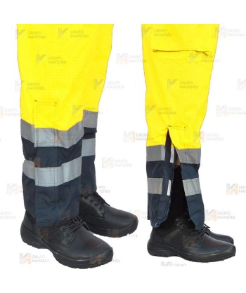 Buzo ignífugo e impermeable de alta visibilidad acolchado 520 gr y multinorma. color amarillo flúor