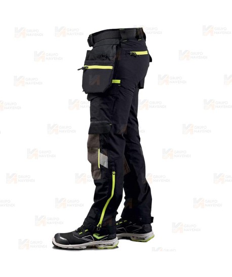 Pantalón Strech entallado con refuerzos y bolsillos desmontables