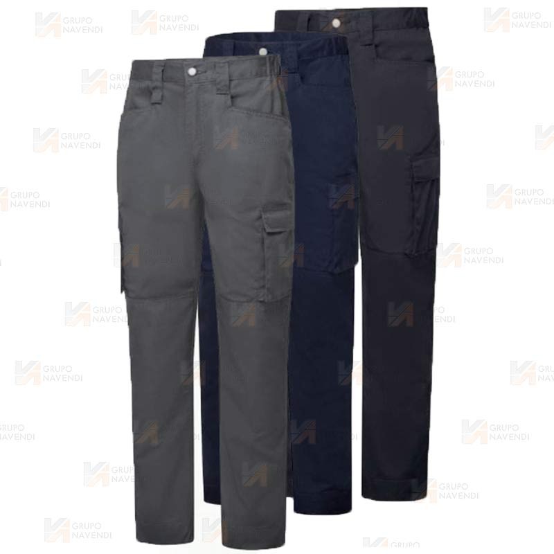 Pantalón multibolsillos con materiales ecológicos