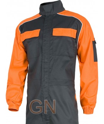 Buzo deportivo combinado detalle pecho