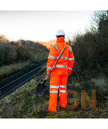 Chubasquero con membrana impermeable y transpirable en naranja alta visibilidad