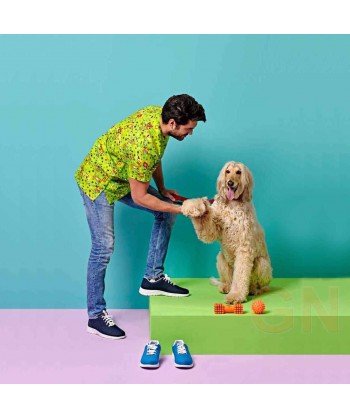 Zapato sanitario antideslizante y transpirable con cordones