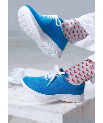 Zapato sanitario antideslizante y transpirable con cordones