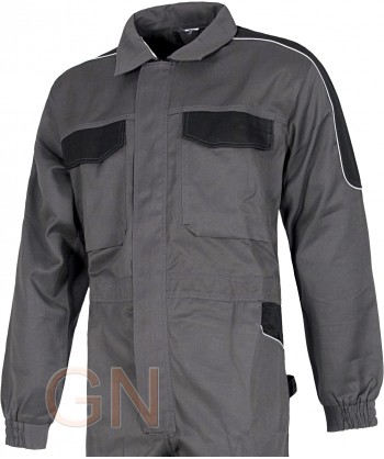Buzo combinado con refuerzos detalle cuerpo