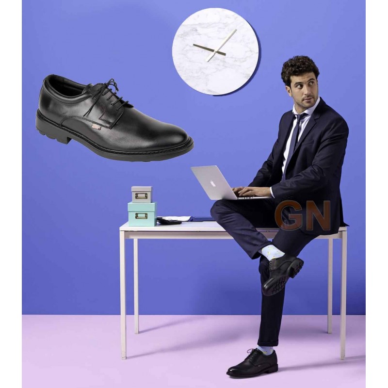 Zapato de piel para uniformidad y hostelería