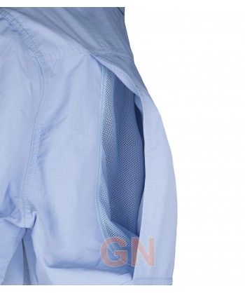 Camisa manga corta con bolsillos transpirable color celeste