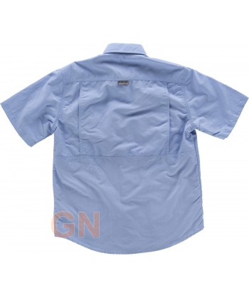 Camisa manga corta con bolsillos transpirable color celeste