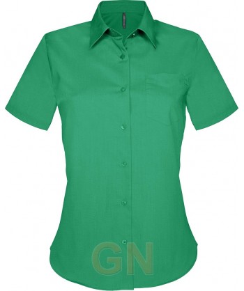 Camisa de manga corta con bolsillo para mujer. Color verde kelly
