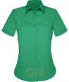 Camisa de manga corta con bolsillo para mujer. Color verde kelly
