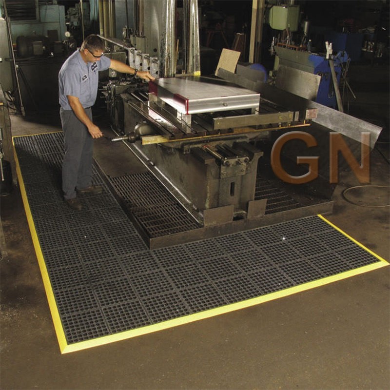 Alfombra modular, antideslizante,ignífuga, de nitrilo para soldadura en zonas húmedas