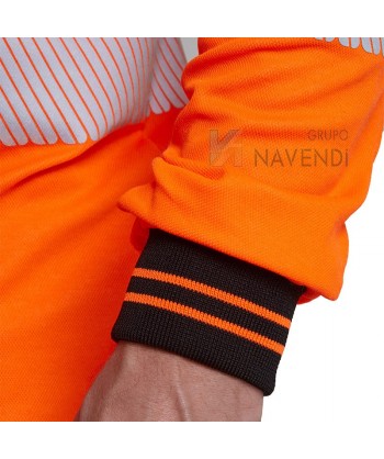 Camiseta alta visibilidad con cintas reflectantes segmentadas