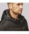 Parka deportiva acolchada con capucha y con cintas reflectantes para hombre