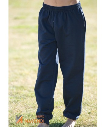 Pantalón de felpa con cintura elástica bajos con elásticos,  cordón y dos bolsillos para niño