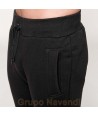Pantalón de felpa con cintura elástica bajos con elásticos,  cordón y dos bolsillos para niño