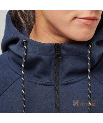Moderna chaqueta de chándal con capucha para señora