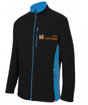 Chaqueta polar bicolor y cuello alto color negro y celeste