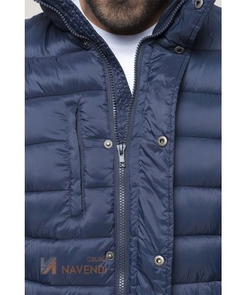Parka deportiva acolchada con capucha