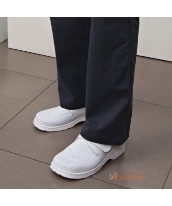 Zapatos sanitarios transpirables con cierre velcro SRC 01