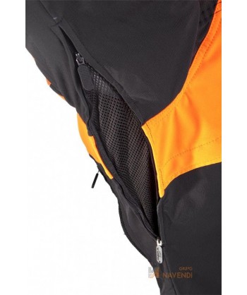 Chaqueta con refuerzos  para motosierras clase 1 con protección adicional en el abdomen