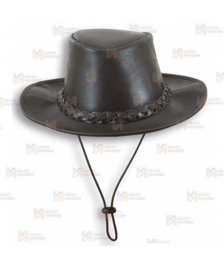 Sombrero de ala ancha de piel color negro. Disponible en tres tallas. Con cordón y tanca de ajuste