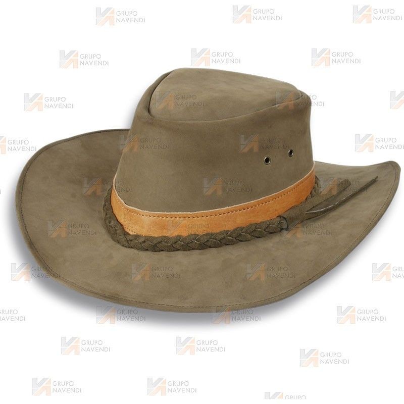 Sombrero de ala ancha de piel de primera calidad color marrón claro. Disponible en tres tallas.