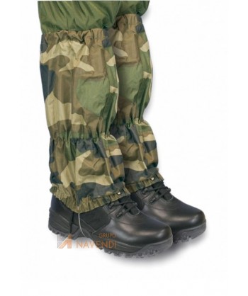Polainas de nylon color camuflaje. Ajuste con elásticos y sirga de acero. Talla única