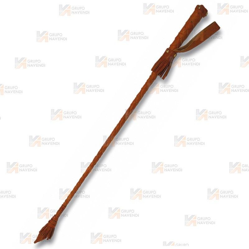 Fusta de piel trenzada de 75 cm con empuñadura