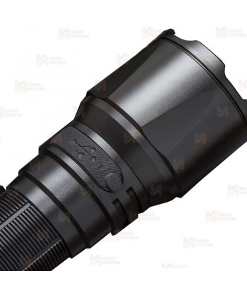 Linterna TK26R recargable con USB  proporciona 1500 lúmenes y alcanza los 350 metros