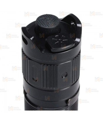 Linterna TK26R recargable con USB  proporciona 1500 lúmenes y alcanza los 350 metros