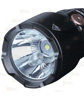 Linterna TK26R recargable con USB  proporciona 1500 lúmenes y alcanza los 350 metros
