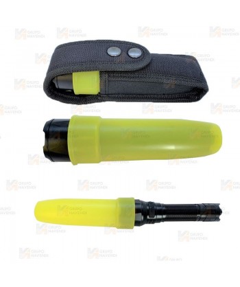 Linterna TK26R recargable con USB  proporciona 1500 lúmenes y alcanza los 350 metros