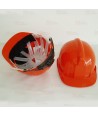 Casco con banda desudadora y ajuste con ruleta
