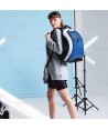 Mochila deportiva con bolsillo para medios digitales y salida para auriculares