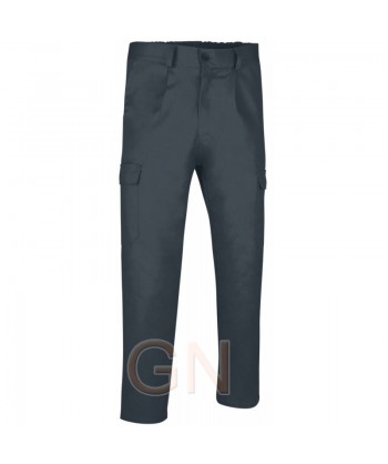Pantalón forrado gris oscuro contra el frío