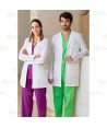 Bata corta en tejido elástico de color blanco para mujer