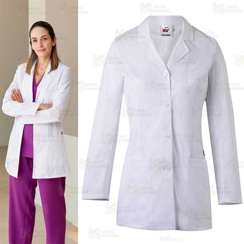 Bata corta en tejido elástico de color blanco para mujer