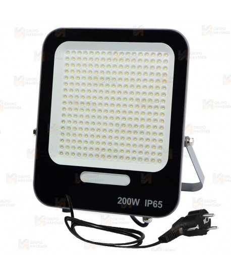 Foco LED de 200W  (17.000 lúmenes)