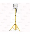 Trípode profesional con un foco led de 50 W  ( 4.500 Lúmenes)