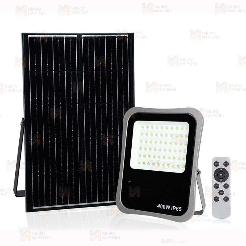Foco LED 400 W con panel solar y mando a distancia (46.800 Lúmenes)