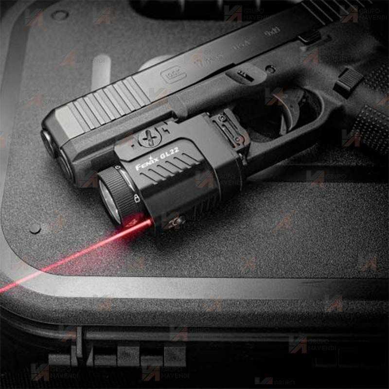 Linterna táctica de 750 lúmenes y con láser rojo para policía