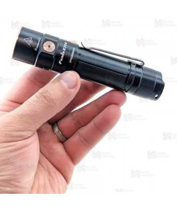 Linterna Fénix E35R recargable por micro USB-Tipo C (3100 Lúmenes)