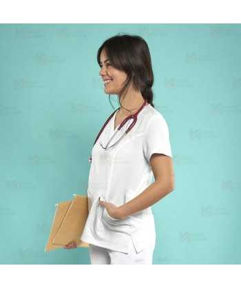 Casaca sanitaria color blanco, antibacteriana de manga corta y bolsillos para mujer