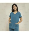 Casaca sanitaria color Azul caribe, antibacteriana con espalda transpirable para mujer