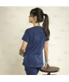 Casaca sanitaria color azul marino, antibacteriana con espalda transpirable para mujer