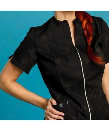 Casaca color negro con cremallera para mujer con tejido técnico 100% microfibra