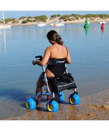 Andador con ruedas concebido para la playa, campo y zonas donde el terreno es irregular