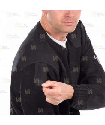 Jersey de punto de cuello pico con refuerzos y galoneras color negro