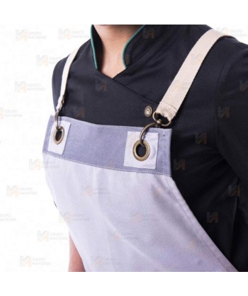 Delantal para hostelería y cocina con peto herrajes en pecho y arandelas de latón