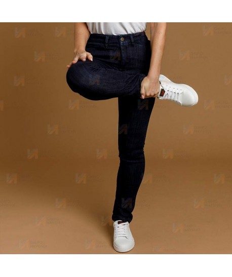 Pantalón vaquero con tejido elástico muy resistente para mujer