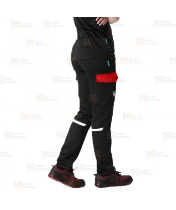 Pantalón bielástico multibolsillos con refuerzos color negro y rojo